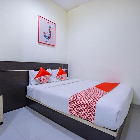 Oyo 2357 Syariah Grand Raudhah Hotel Jakarta Buitenkant foto
