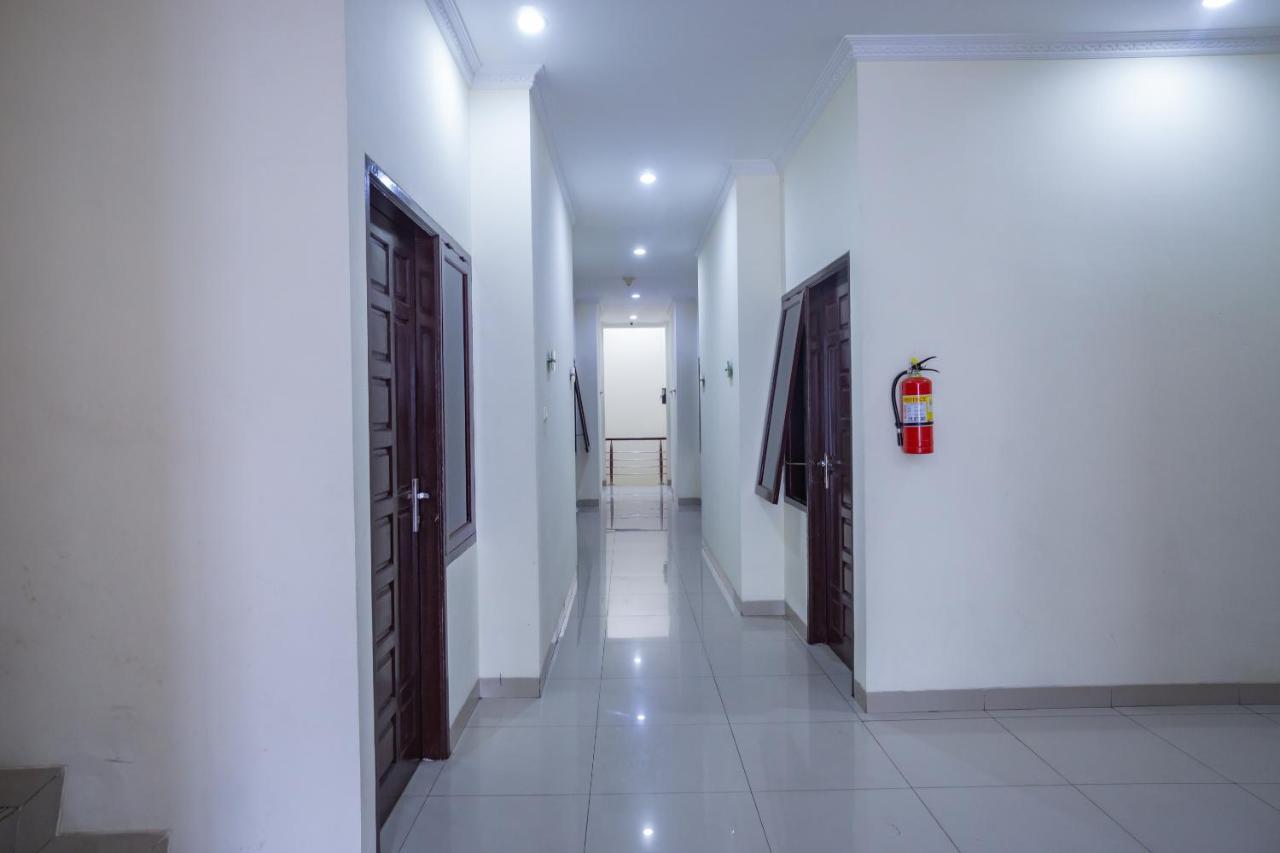 Oyo 2357 Syariah Grand Raudhah Hotel Jakarta Buitenkant foto