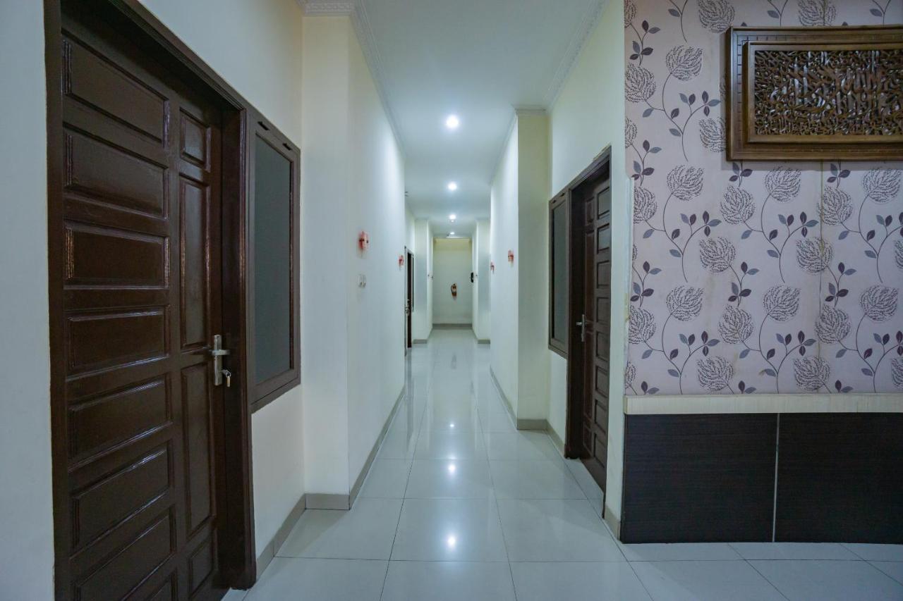 Oyo 2357 Syariah Grand Raudhah Hotel Jakarta Buitenkant foto
