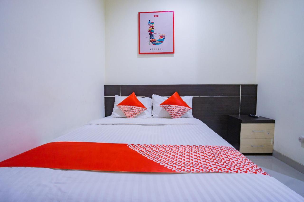 Oyo 2357 Syariah Grand Raudhah Hotel Jakarta Buitenkant foto