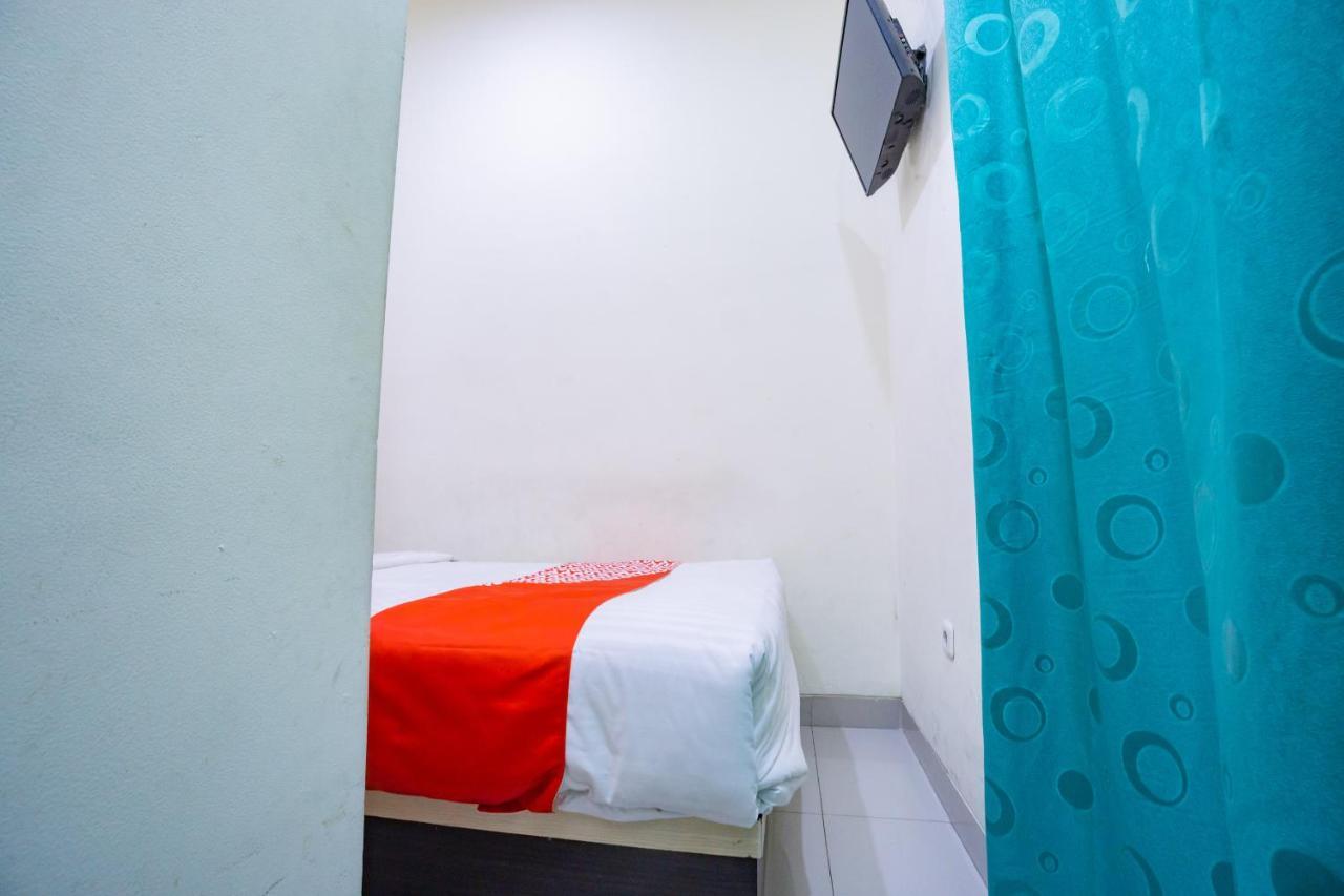 Oyo 2357 Syariah Grand Raudhah Hotel Jakarta Buitenkant foto