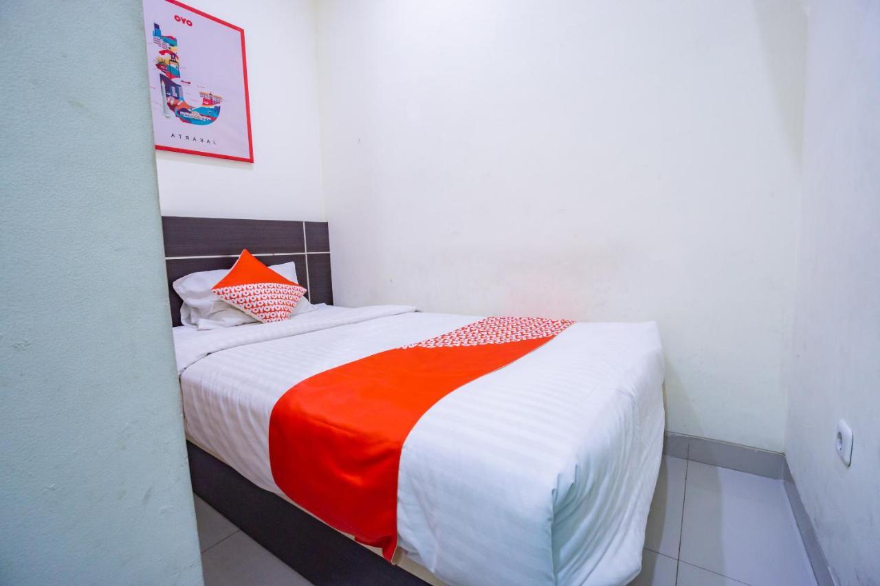 Oyo 2357 Syariah Grand Raudhah Hotel Jakarta Buitenkant foto