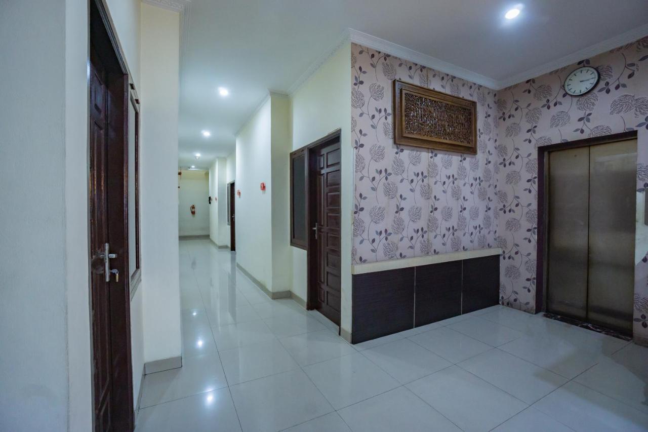 Oyo 2357 Syariah Grand Raudhah Hotel Jakarta Buitenkant foto