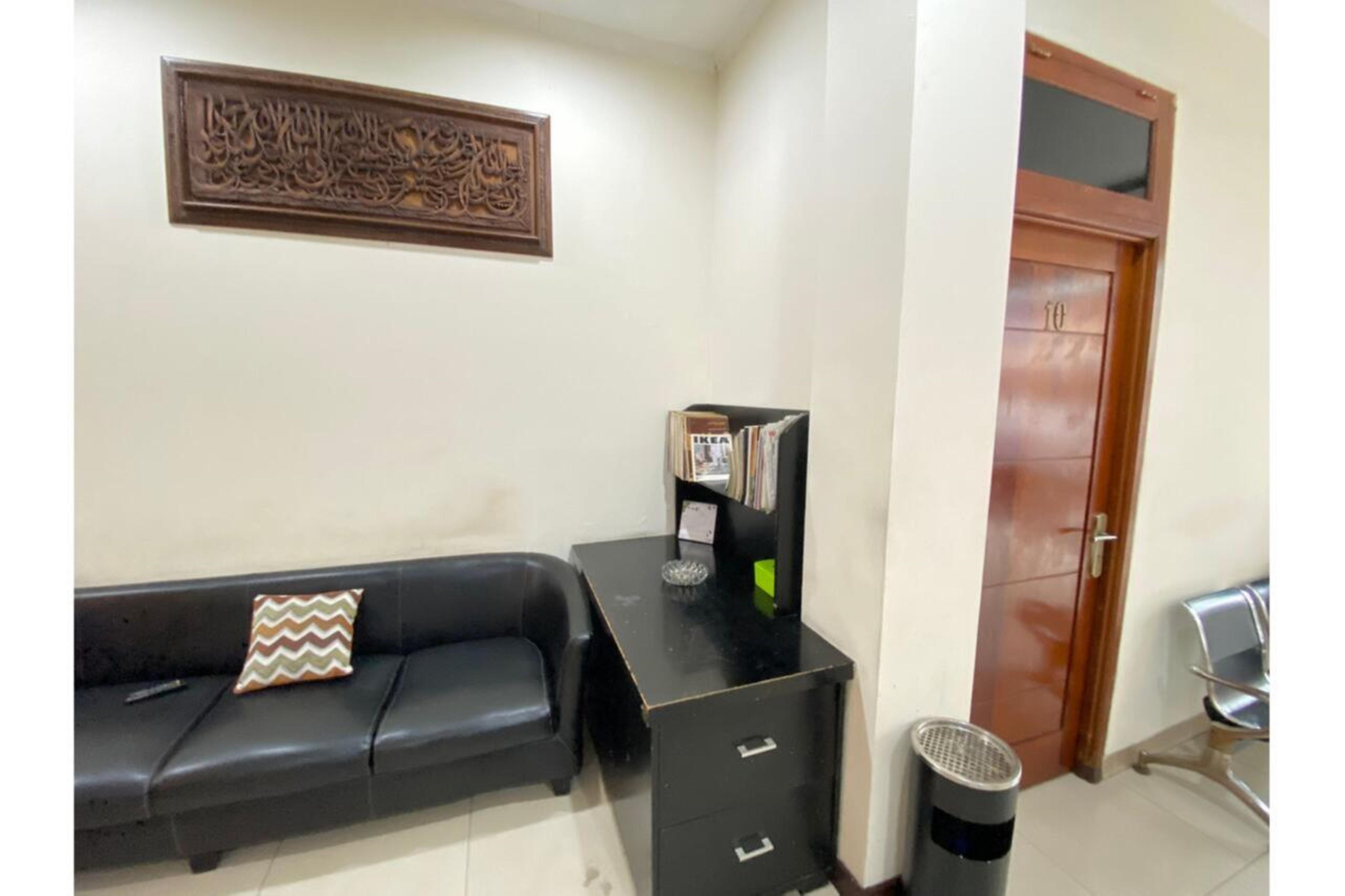 Oyo 2357 Syariah Grand Raudhah Hotel Jakarta Buitenkant foto