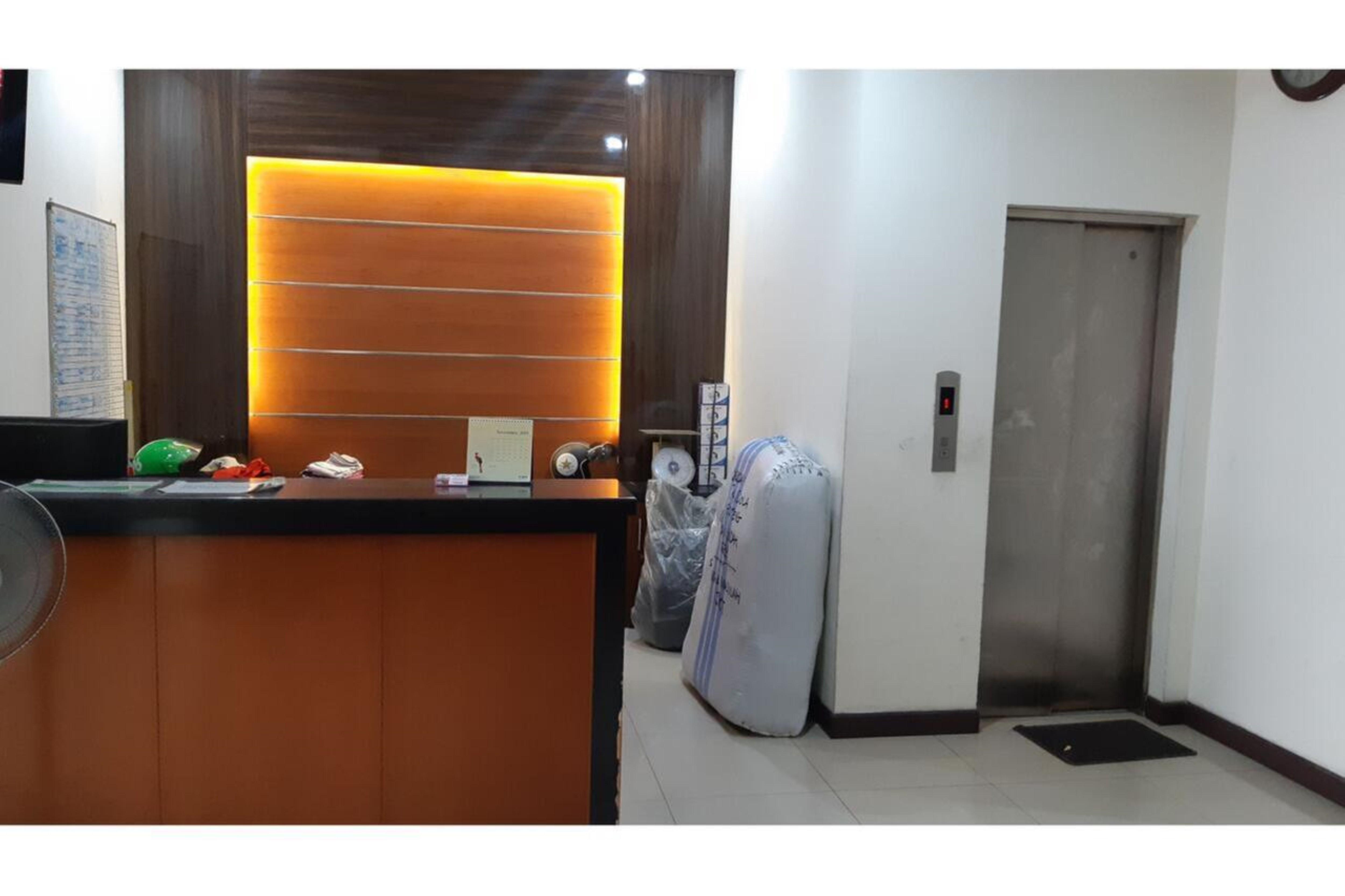 Oyo 2357 Syariah Grand Raudhah Hotel Jakarta Buitenkant foto